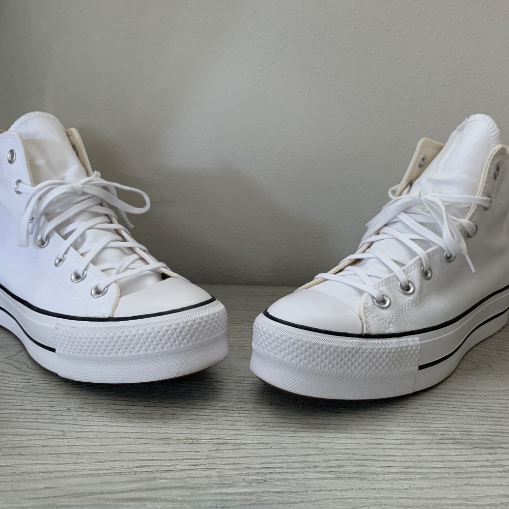 Women's White Chuck Taylor All Star Lift Platform Canvas
